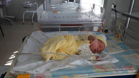 Народжені цьогоріч у Мукачеві немовлята отримають подарункові набори