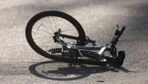 Вантажівка "Рено" на Рахівщині, в Костилівці, збила 20-річну велосипедистку, що порушила ПДР