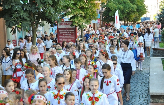 У Мукачеві на День Незалежності відкриють новий дитсадок та проведуть парад вишиванок