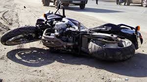 Унаслідок п'яного зіткнення з металевою опорою в Рахові 19-річний мотоцикліст опинився в реанімації