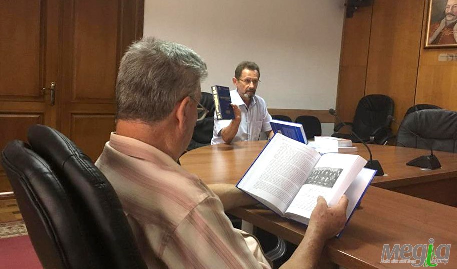 В Ужгороді вперше в Україні презентували книгу "Аліхан Букейхан. Син Великого степу"