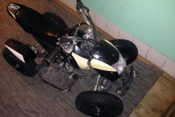 У Верхній Визниці на Мукачівщині чоловік з сусіднього села вкрав дитячий квадроцикл (ФОТО)