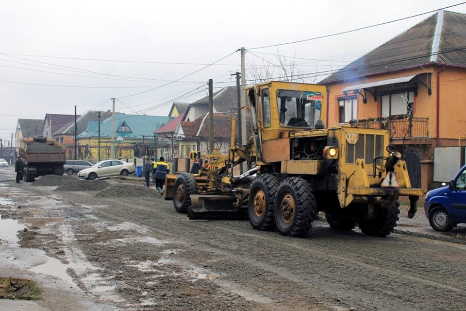 Протестувальники розблокували перекриту автодорогу в Сасові на Виноградівщині (ФОТО)