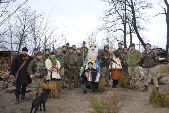 300 л голубців наготували й передали до свят воякам на Схід мешканці Руського Поля, що на Тячівщині
