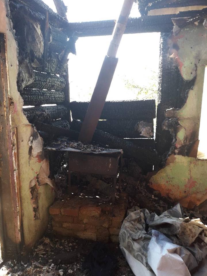 У Міжгір'ї внаслідок використання з порушеннями пічного опалення зайнявся будинок (ФОТО)