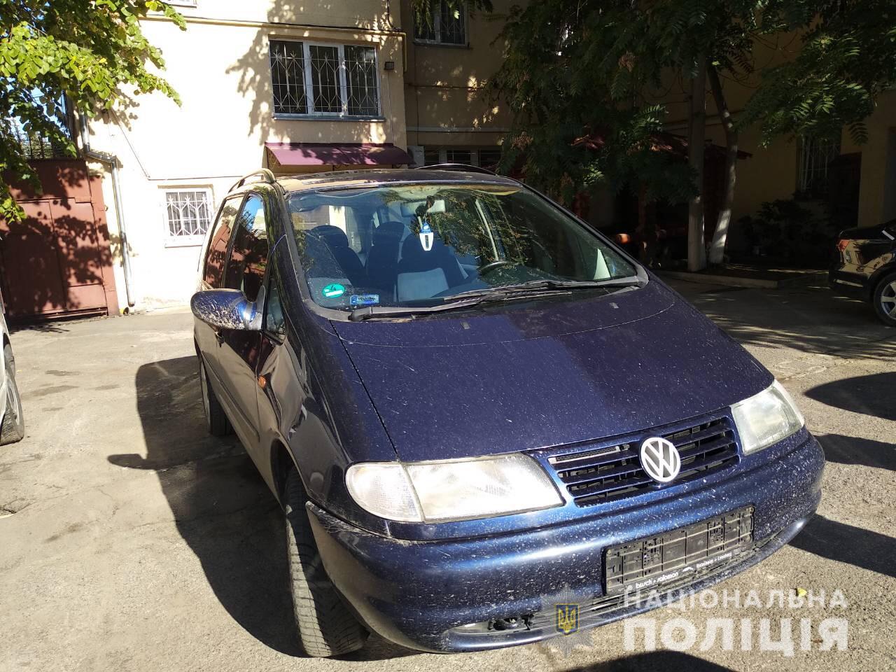 Викрадений у берегівця Volkswagen Sharan відшукали у Шаланках на Виноградівщині (ФОТО)