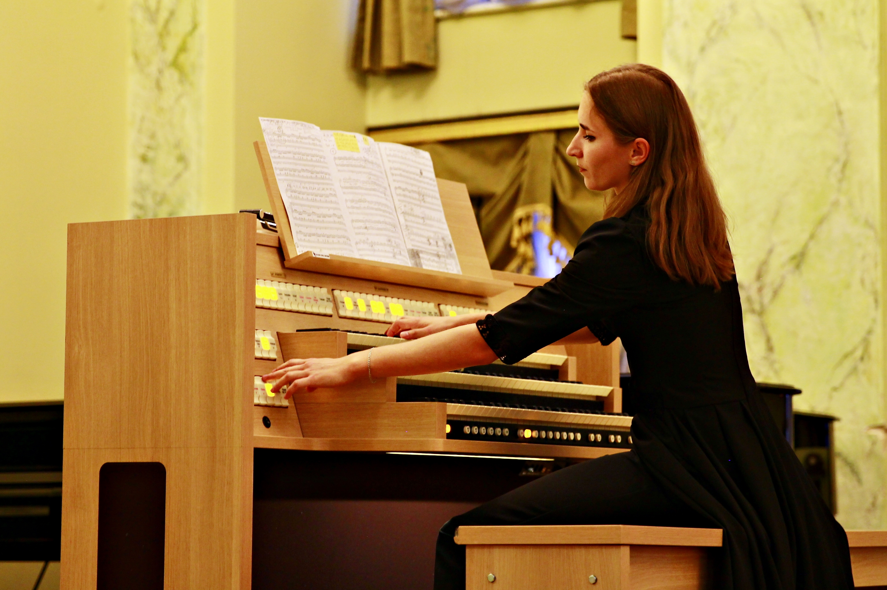 Закарпатська обласна філармонія поновлює роботу проекту "Музика вихідного дня"