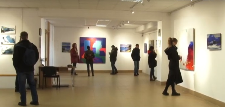 В Ужгороді можна переглянути творчість молодих художників Закарпаття (ВІДЕО)