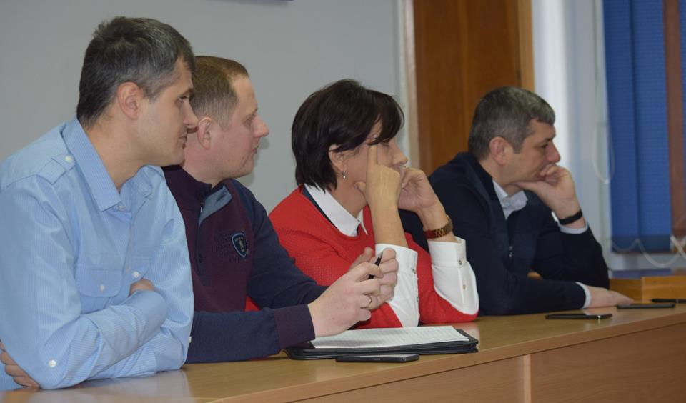 У мерії Ужгорода радилися, як зупинити виїзд випускників профтехучилищ за кордон (ФОТО)