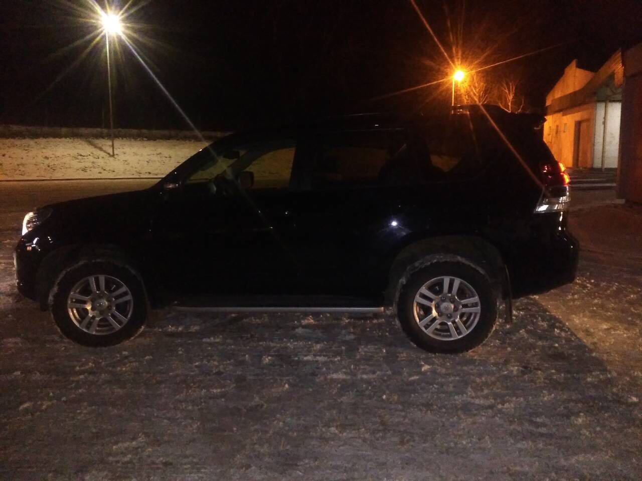 Викрадений на Виноградівщині Toyota Land Cruiser затримали на кордоні у Чопі (ФОТО)
