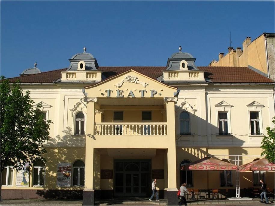Громаді Мукачева через суд повернули приміщення, розташовані в будівлі театру