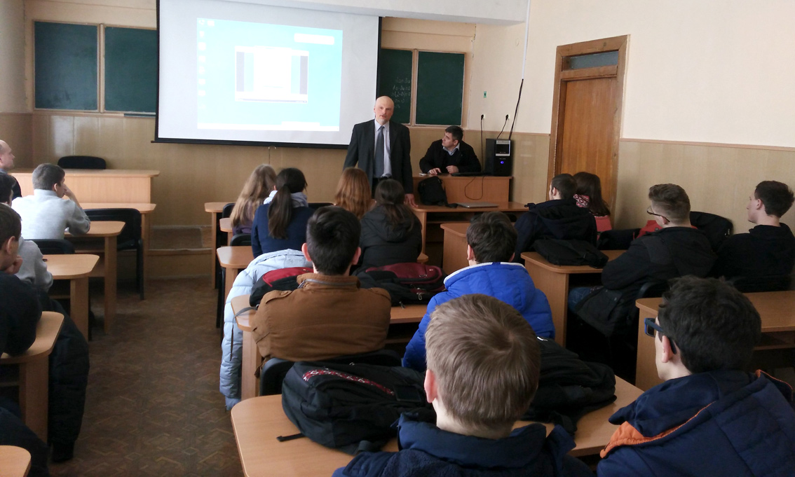 Професор із Америки, випускник УжНУ прочитає цикл лекцій студентам в Ужгороді (ФОТО)