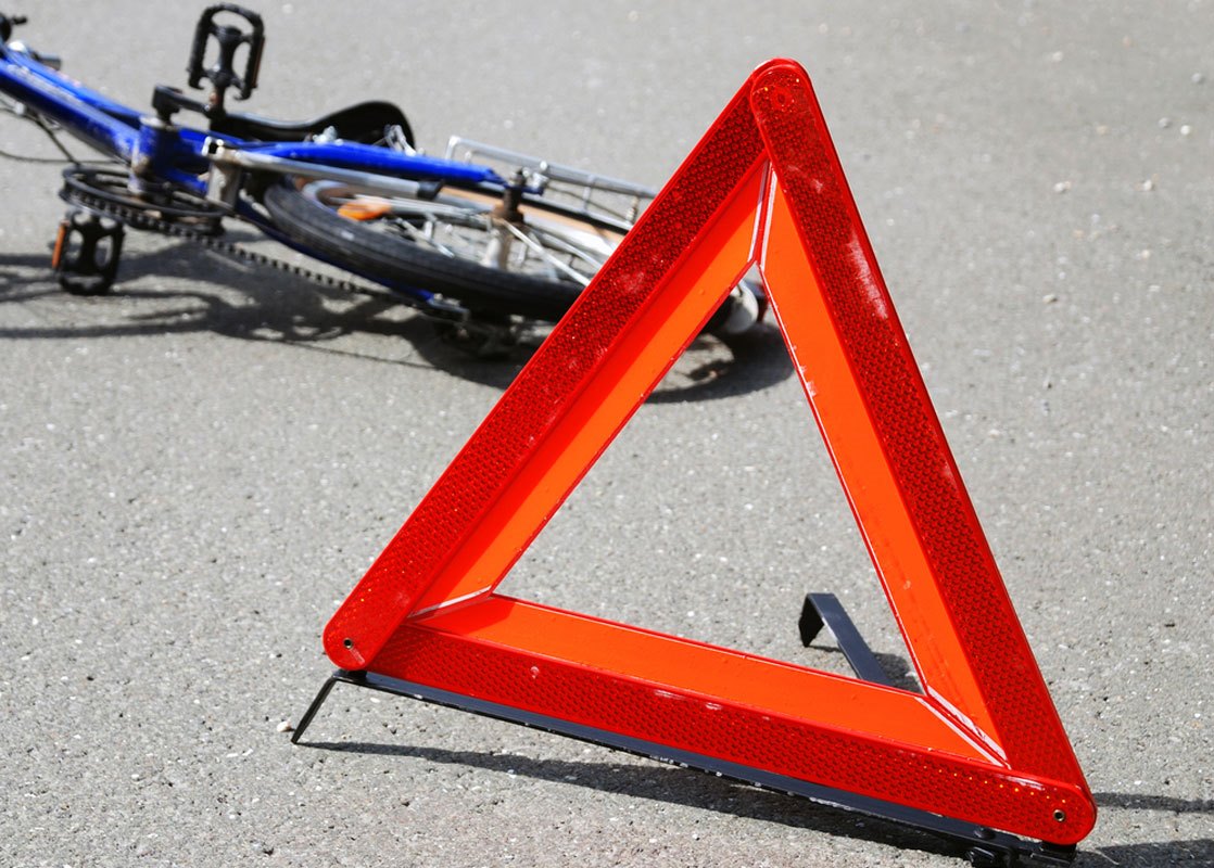На Рахівщині "п´яний" Volkswagen збив двох велосипедисток