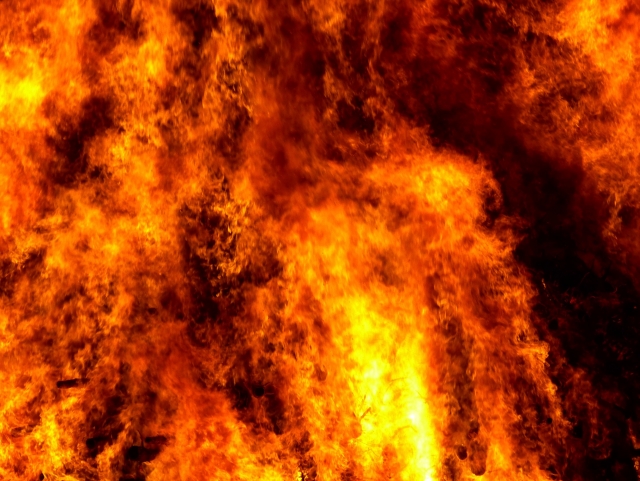 Дві літні кухні та хлів згоріли на Тячівщині та на Хустщині 