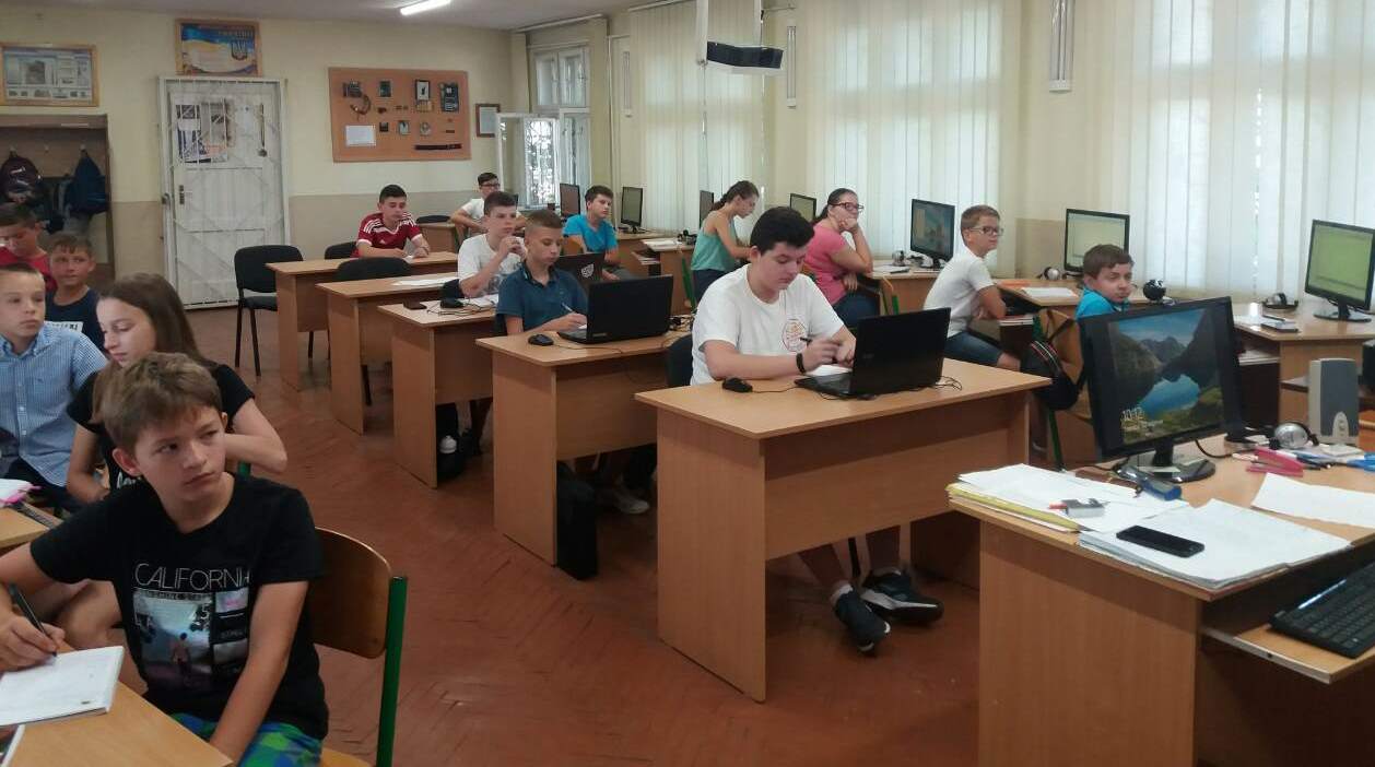 Школа програмування для учнів завершилася в Хусті (ФОТО)