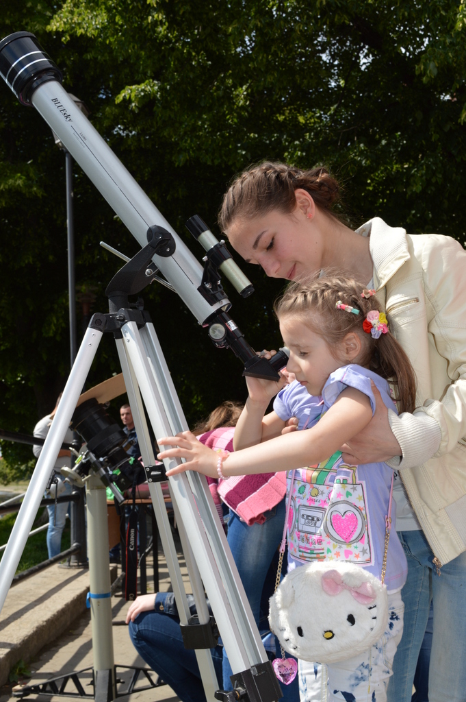 Ужгородців та гостей міста запрошують подивитися на зорі в телескоп
