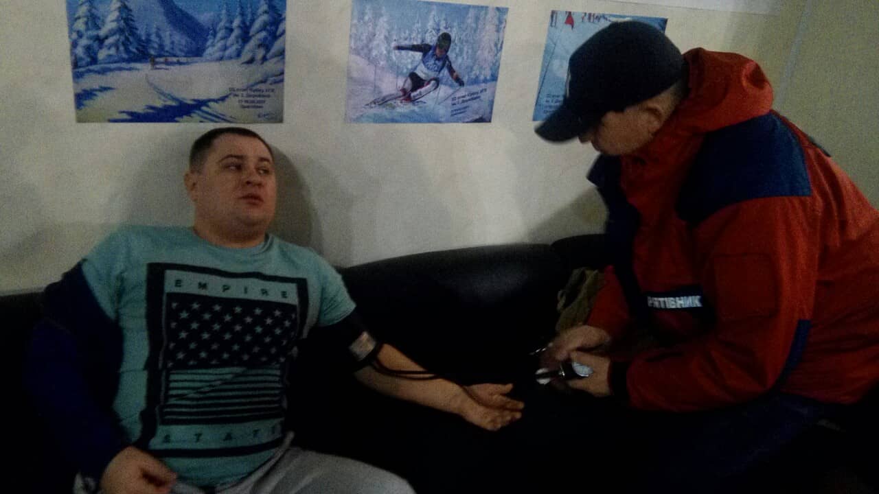 На Рахівщині рятувальники допомогли киянину, котрому стало зле під час катання на лижах