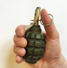 Поліція з'ясовує походження гранат, якими чоловік хотів себе підірвати в Ужгороді