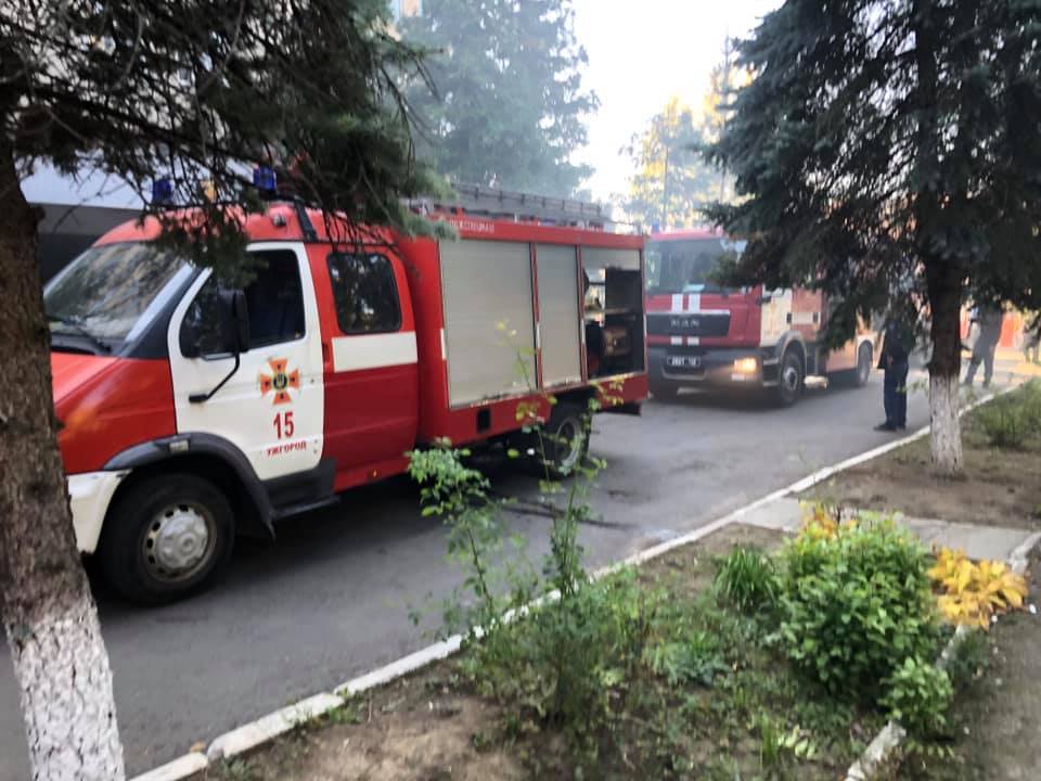 Через пожежу в міській лікарні в Ужгороді евакуювали 150 людей (ФОТО, ВІДЕО)
