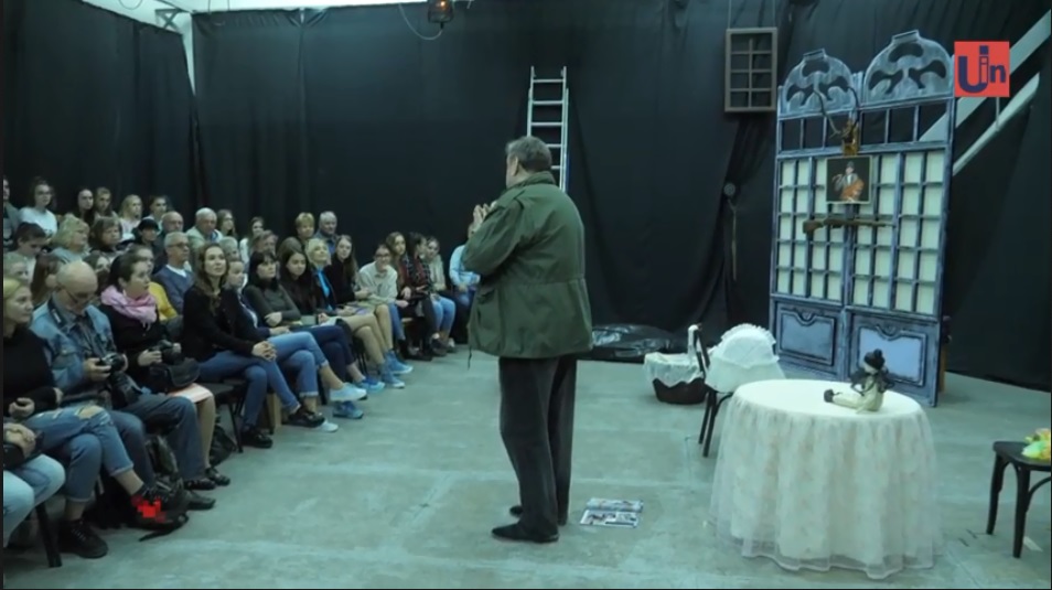 На малій сцені Закарпатського драмтеатру відбувся допрем’єрний показ вистави (ВІДЕО)