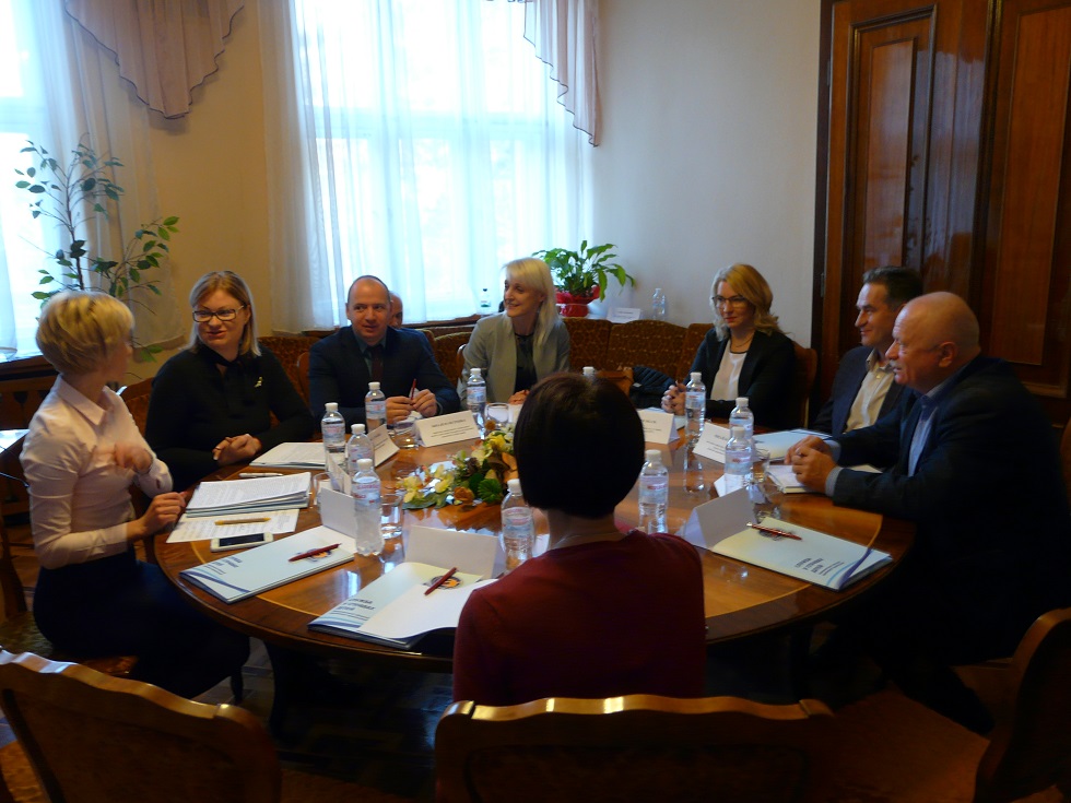 В Ужгороді презентували регіональний план заходів із реформування системи інституційного догляду