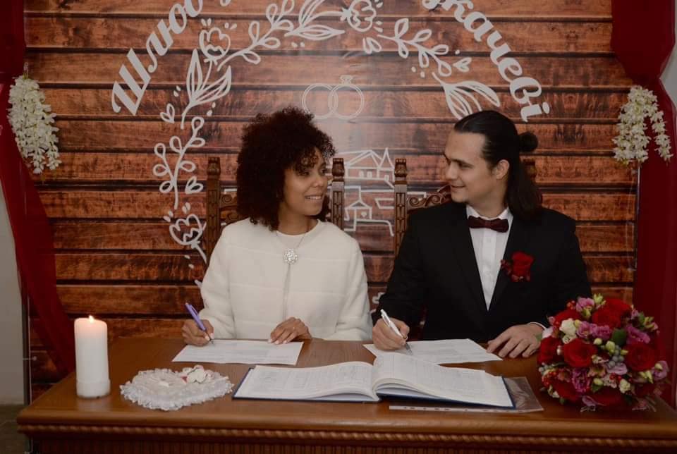 ФОТОФАКТ. У Мукачеві в рамках "Шлюбу за добу" одружили громадянку Домініканської Республіки з мукачівцем