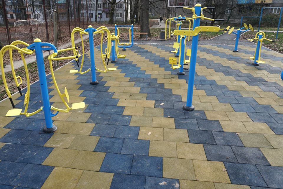 У Мукачеві коштом бюджету громадських ініціатив завершили будівництво спорт-майданчику для Street workout (ФОТО)