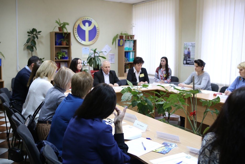 Роботодавці Ужгорода обговорили інноваційні послуги залучення працівників (ФОТО)