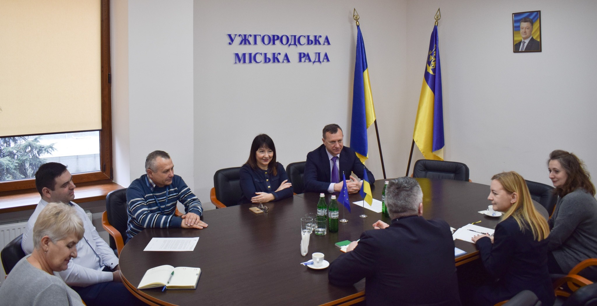 В  Ужгороді відбулася "передвиборча" зустріч із представниками ОБСЄ (ФОТО)