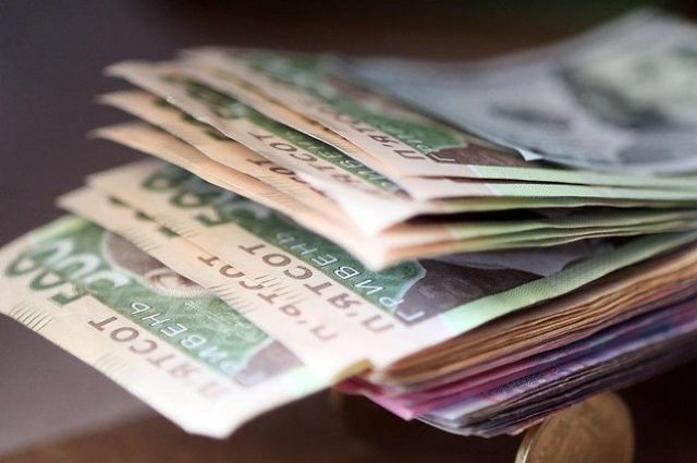 Середня номінальна зарплата в Україні у січні становила 8109 грн