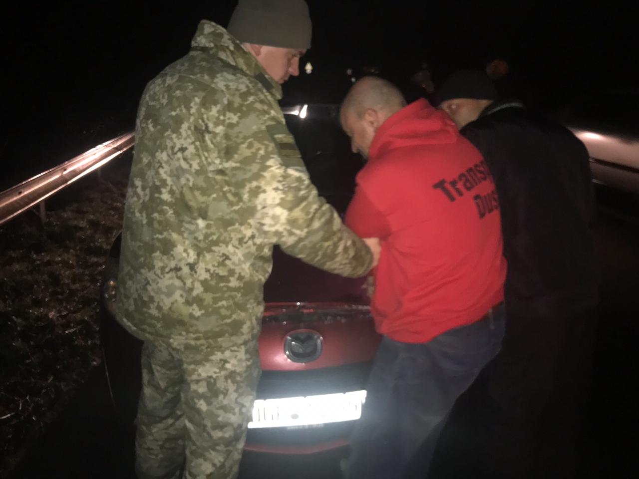 В Ужгороді переслідували вінницького "євробляхаря", що прорвався через кордон (ФОТО)