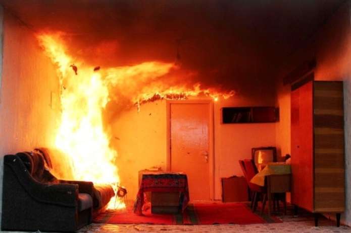 Пожежі в житловому будинку та квартирі гасили на Тячівщині та в Хусті
