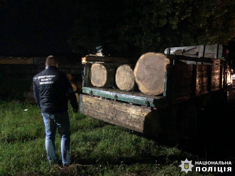 На Тячівщині затримали майстра лісу, що вимагав понад 15,5 тис доларів хабара (ФОТО)