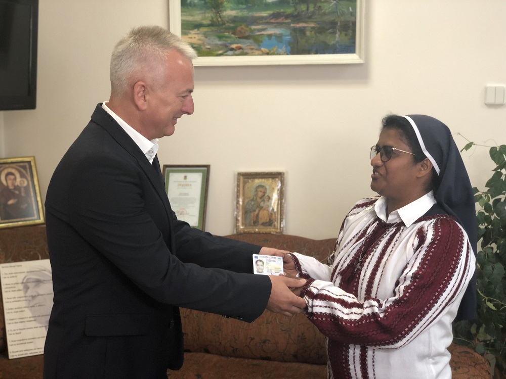 Відома монахиня з Індії сестра Ліджі на Закарпатті стала громадянкою України (ФОТО)