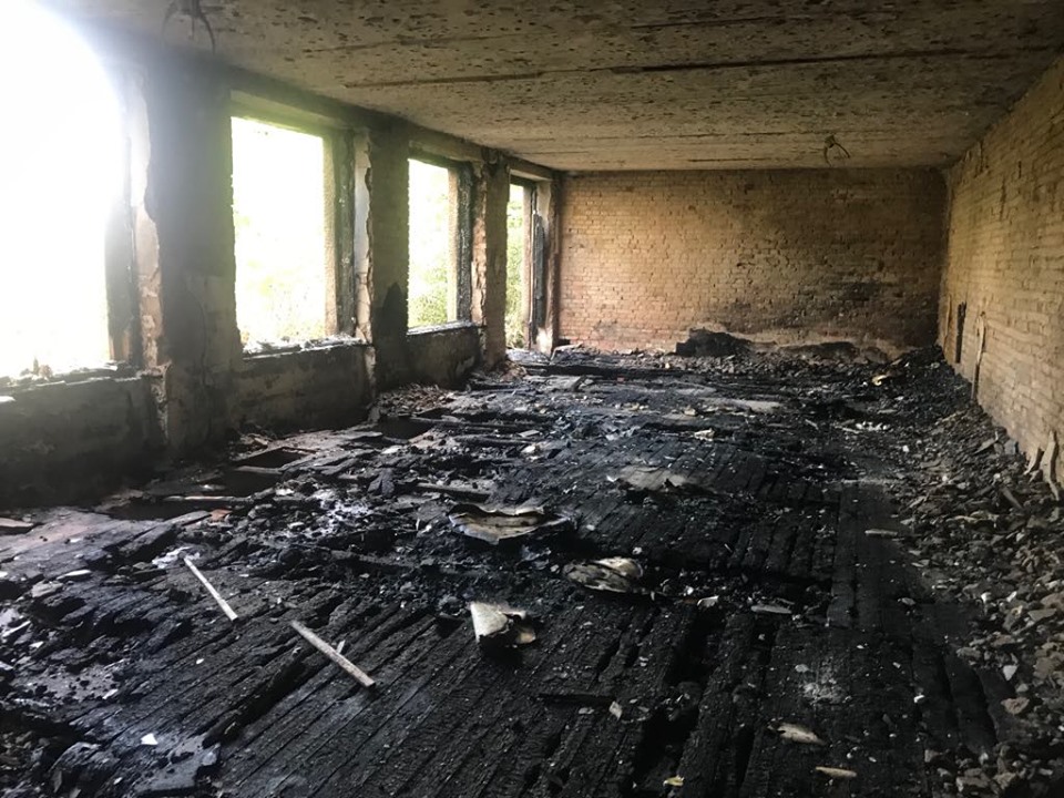 Унаслідок пожежі будівля школи у Берегові потребує негайного ремонту та відновлення (ФОТО)