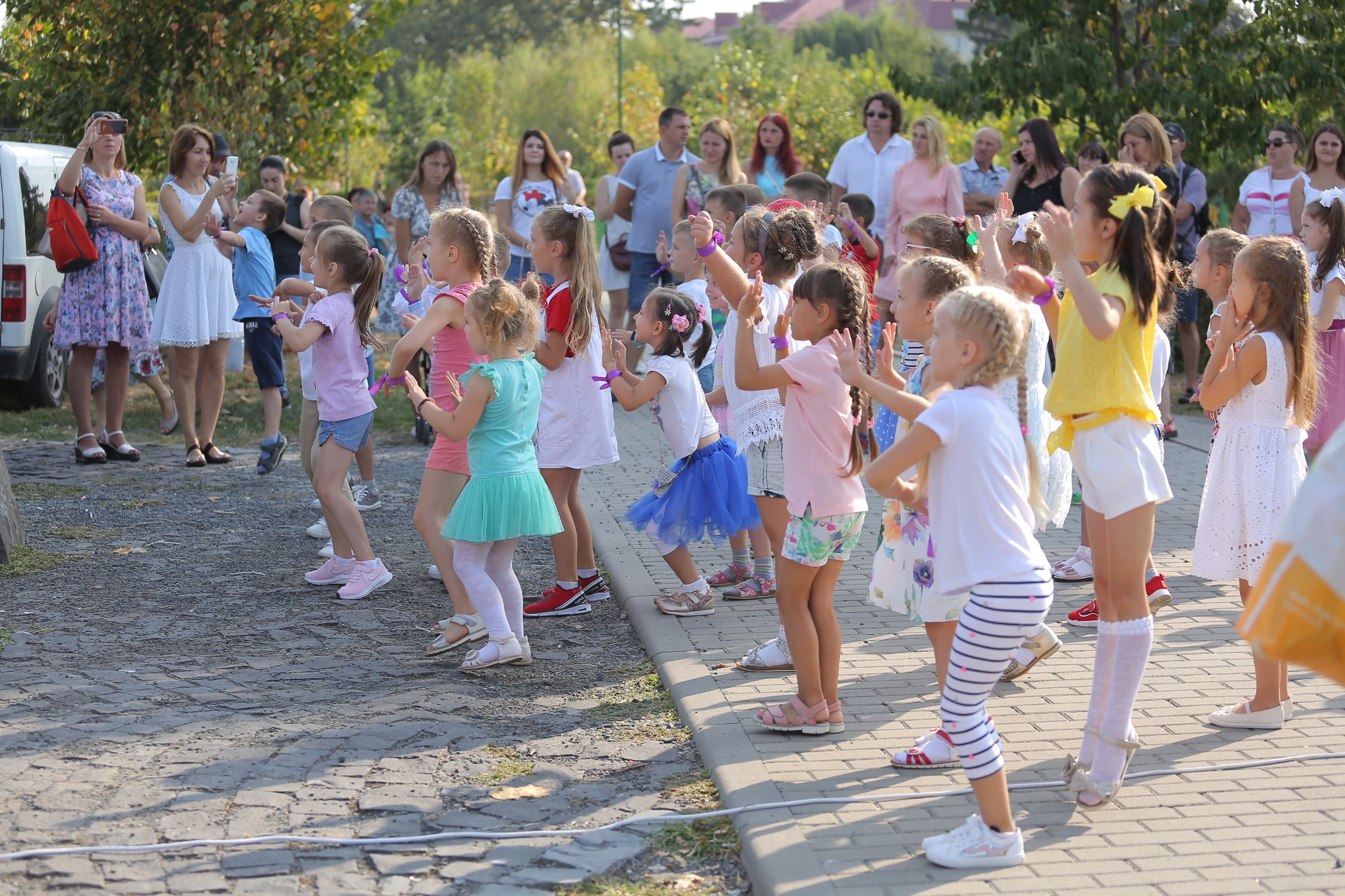У Мукачеві проходить свято першокласника (ФОТО)