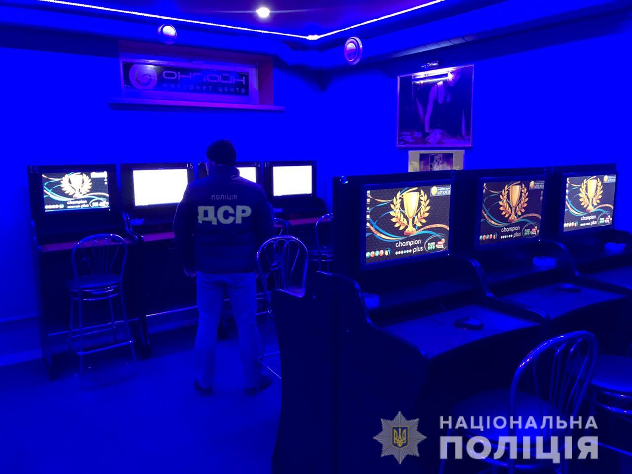 У Мукачеві правоохоронці припинили діяльність закладу грального бізнесу (ФОТО)