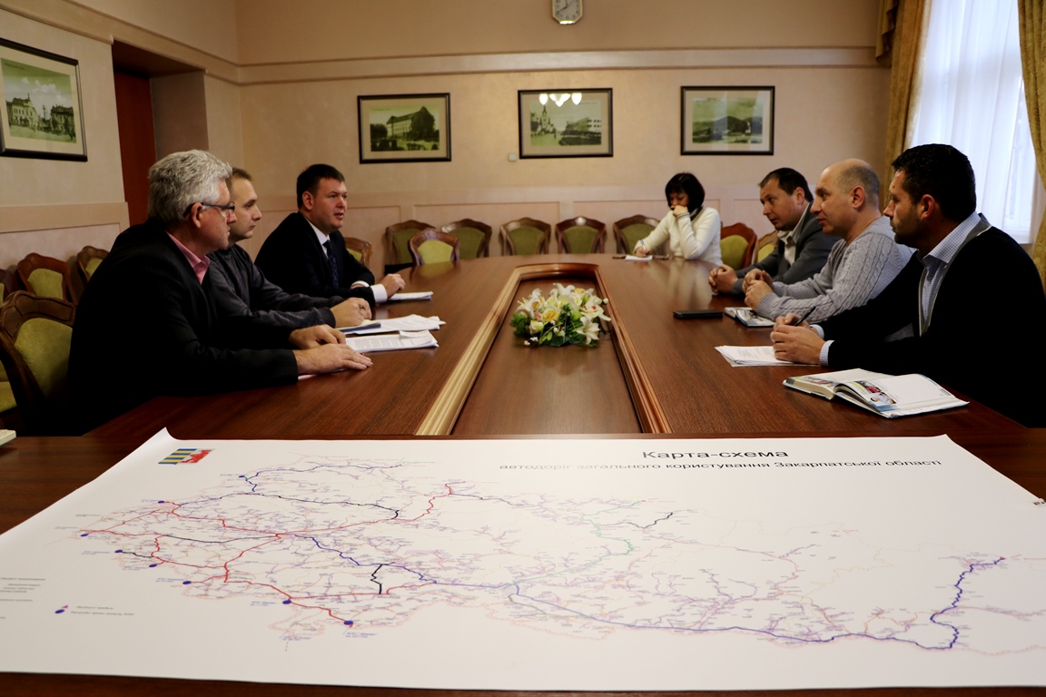 У Закарпатській ОДА обговорили готовність "дорожників" забезпечити проїзди в області (ФОТО)