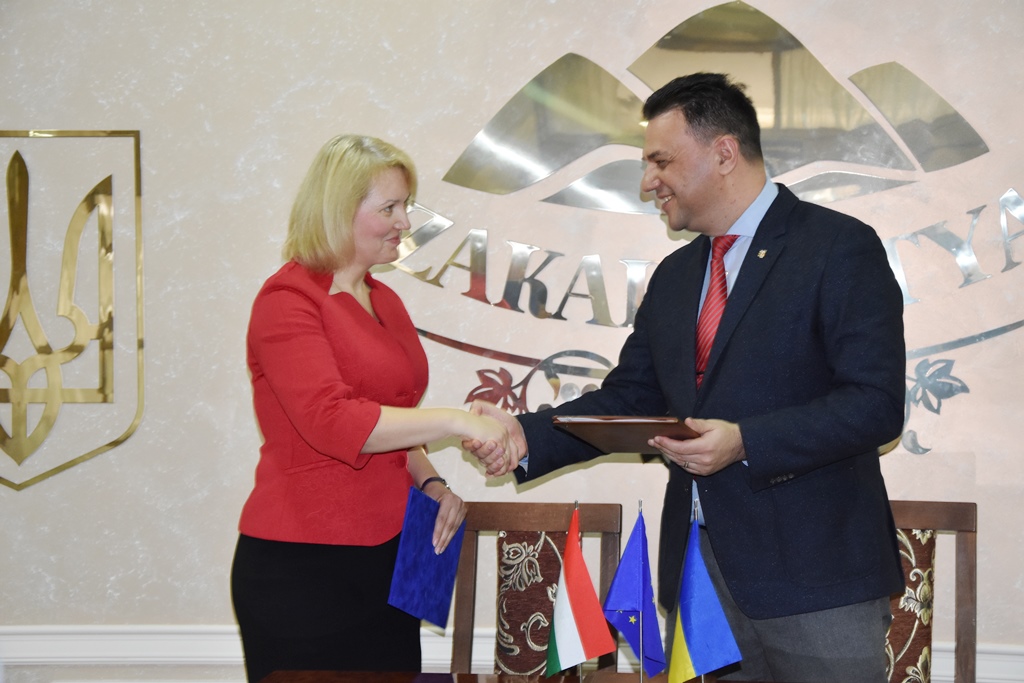 Українське Закарпаття та область  Боршод-Абауй-Земплен Угорщини підписали документ про співробітництво (ФОТО)