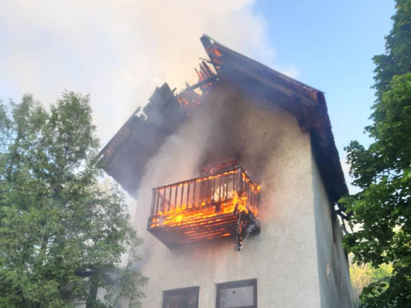 У Мукачеві гасили пожежу в будинку (ФОТО)