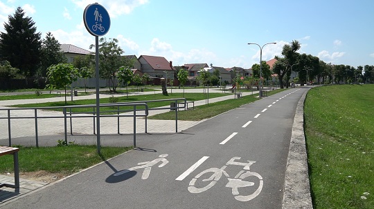 У Мукачеві влаштували близько 4 кілометрів велодоріжок (ФОТО)