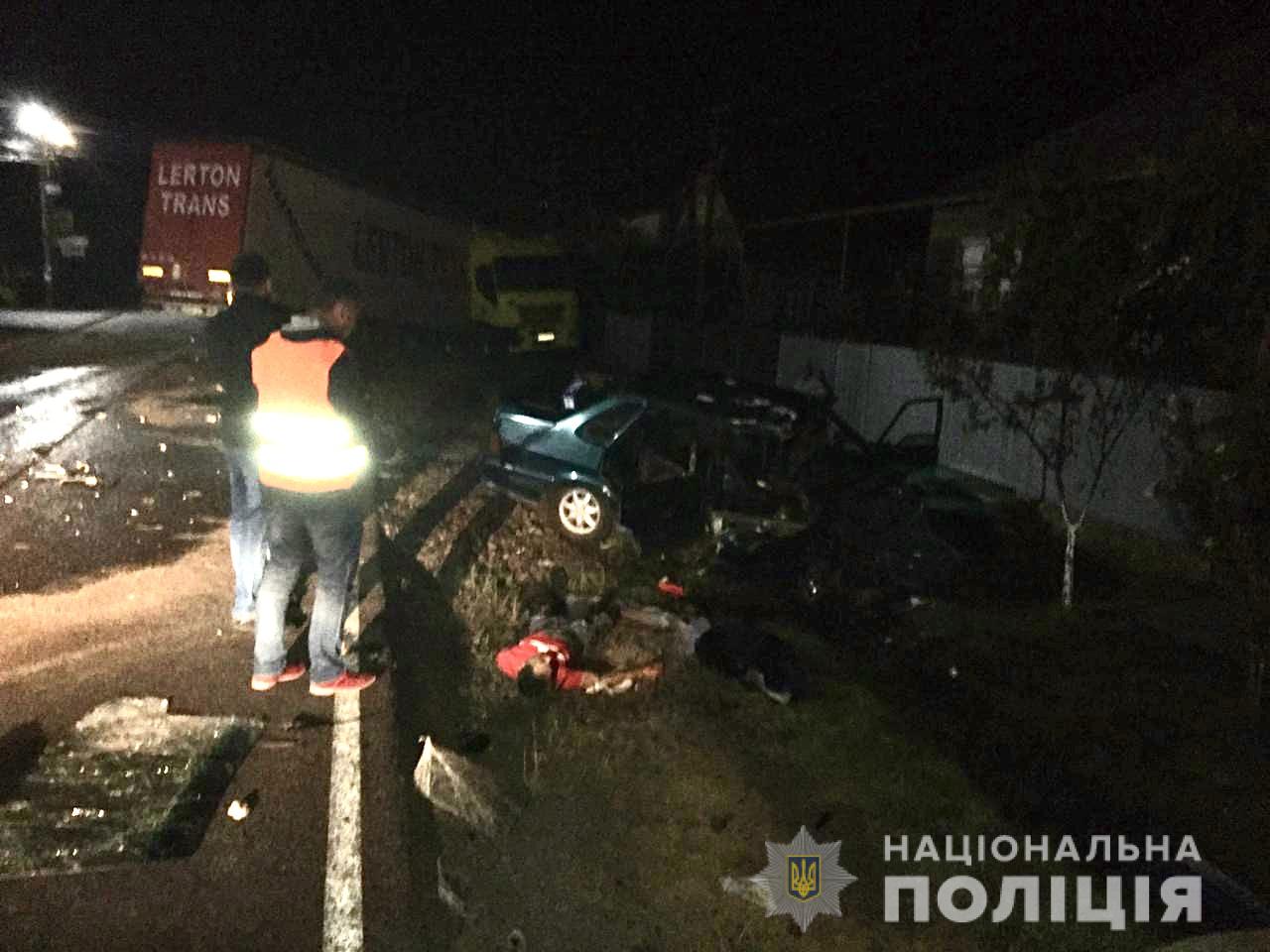 Водія ВАЗу, що у п'яному стані смертельно врізався у вантажівку на Мукачівщині, затримано (ФОТО) 