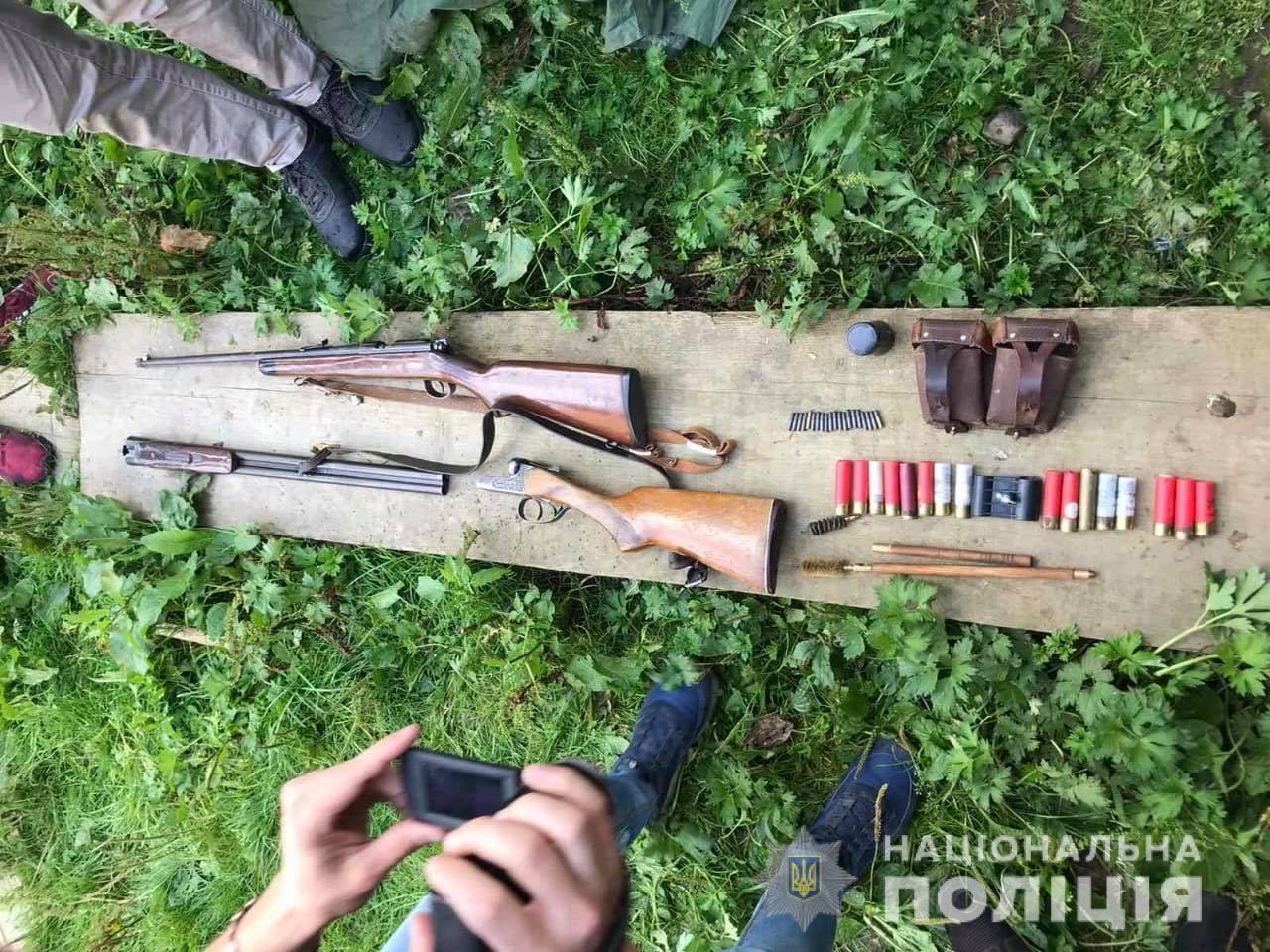 Дві незареєстровані рушниці з набоями незаконно зберігав мешканець Рахівщини (ФОТО)