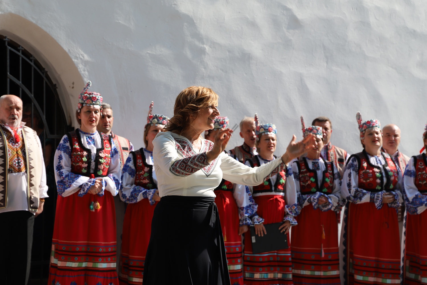 Закарпатський народний хор разом із ужгородцями святкував День міста (ФОТО)