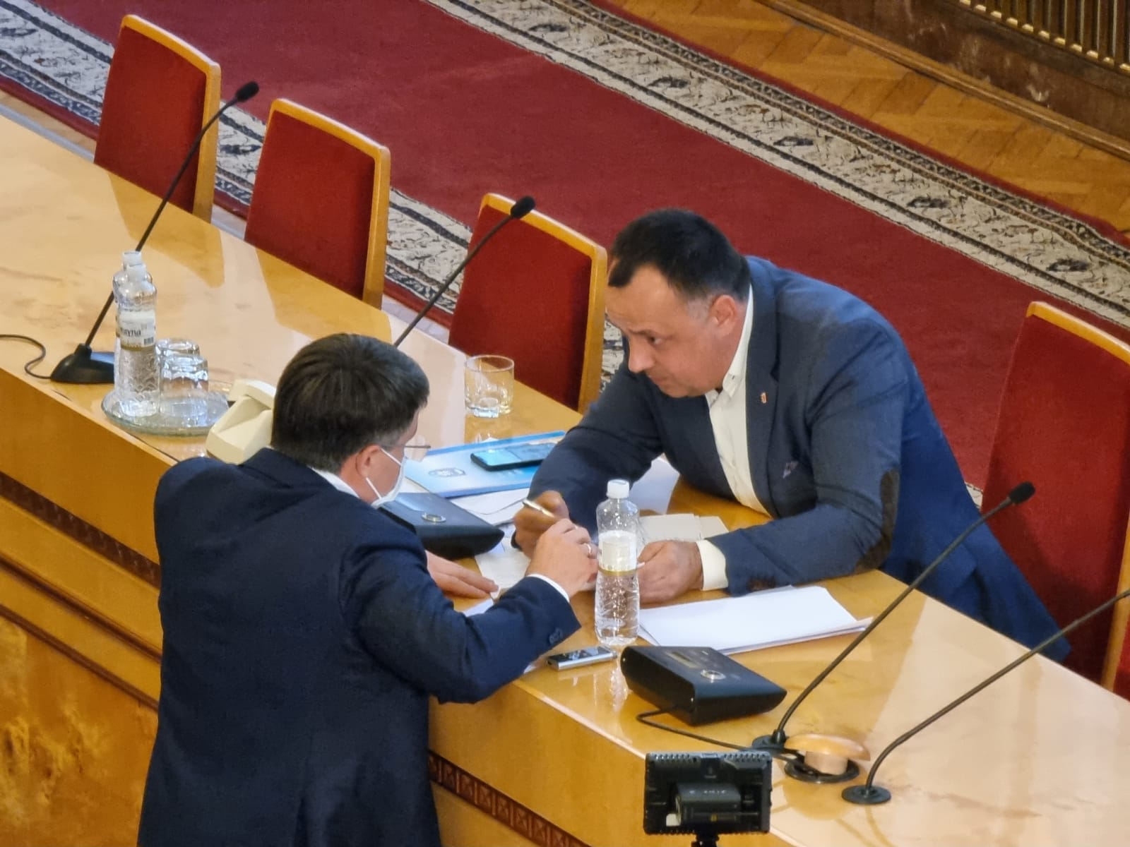 Голосування за нового голову Закарпатської облради зупинив дзвінок з Офісу Президента