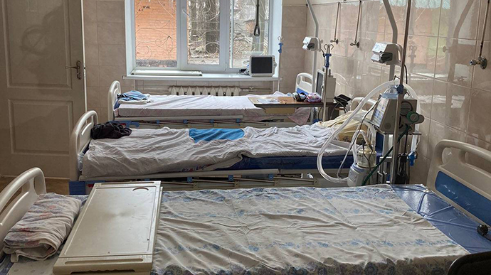 У лікарні Мукачева розгорнули ще додаткових 25 ліжок для хворих на ковід (ВІДЕО)
