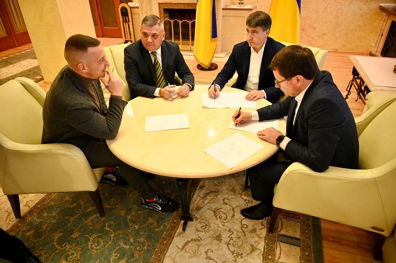 Полосков із заступниками, що подали у відставку, звітуватимуть про зроблене в скандальному закладі біля Невицького замку