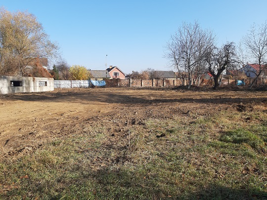 На "Авангарді" в Ужгороді розчистили територію для потенційного будівництва басейну (ФОТО)