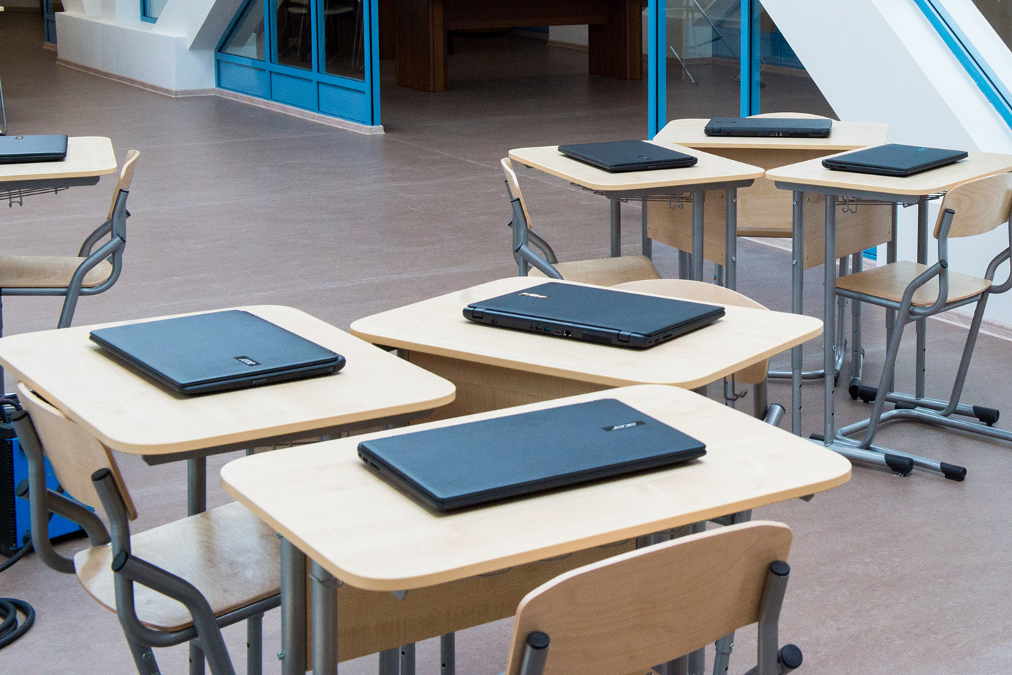 Закарпатські школи отримали 1085 ноутбуків