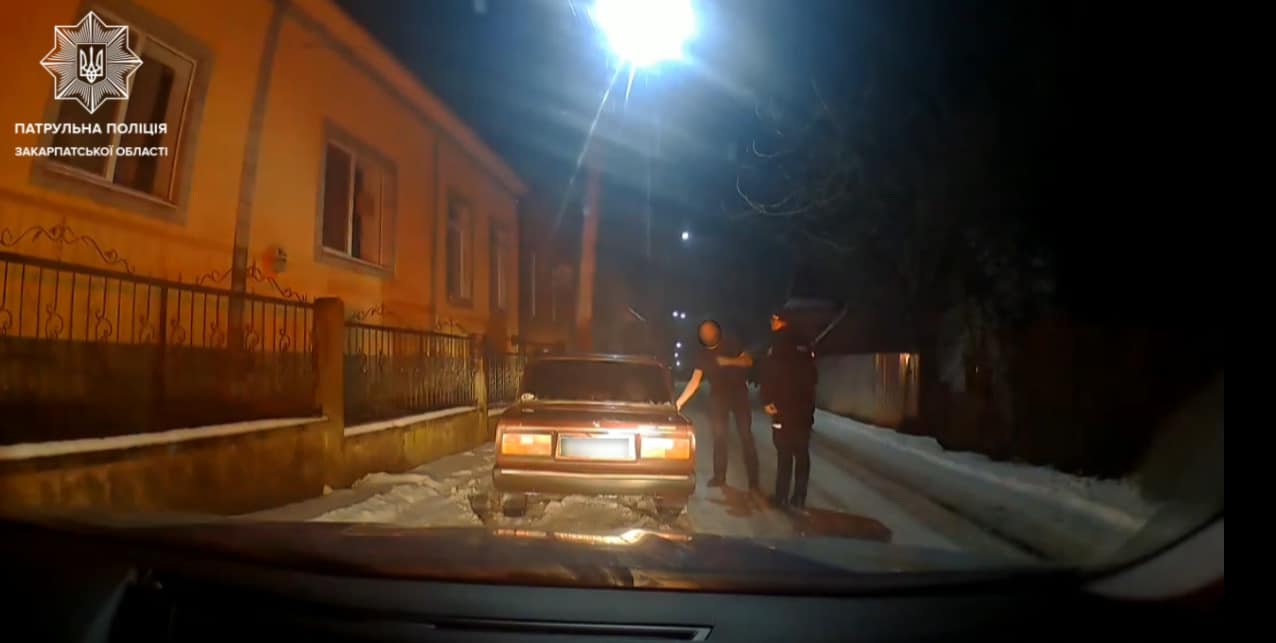 У Мукачеві "наркоп'яний" водій не реагував на поліцейських 